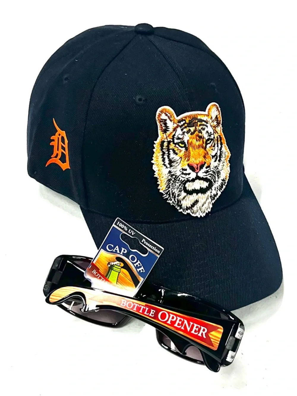 Detroit Tigers Baseball Cap bundle with duo logos.